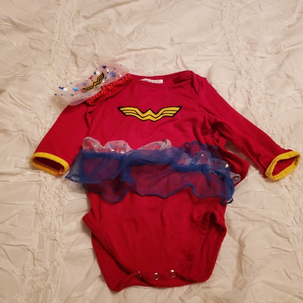 Baby Girl's Wonder Woman Set.